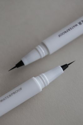 EYEBROWS 