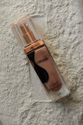 MAKEUP HIGHLIGHTER